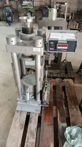  PRENSA HIDRAULICA 100T PARA ENSAIO CORPO DE PROVA CONCRETO MANUAL INDICADOR DIGITAL