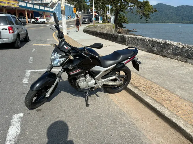 Yamaha Fazer 250cc preta