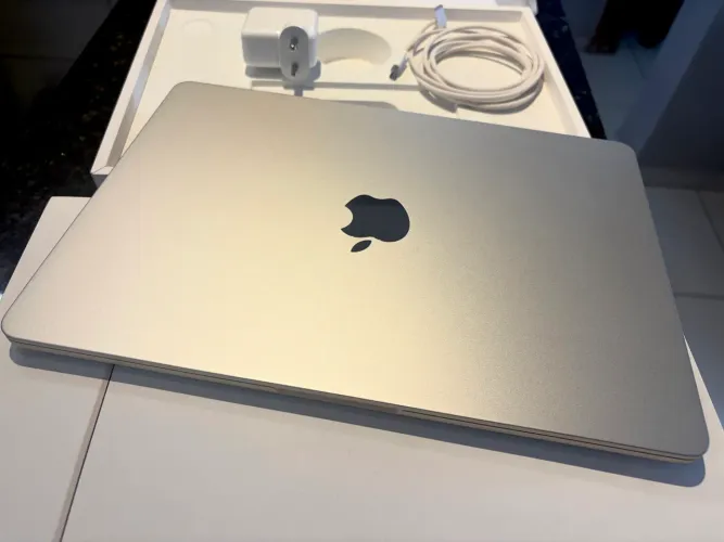 MacBook Air M3 ( 16 Gigas)