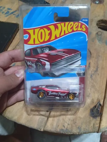 Mustang super t-hunt