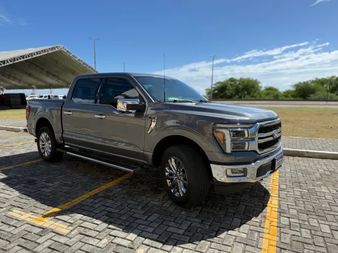 Ford F-150 Lariat 4X4 5.0 V8 2024