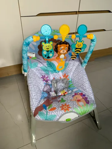Cadeira de balanço bebê