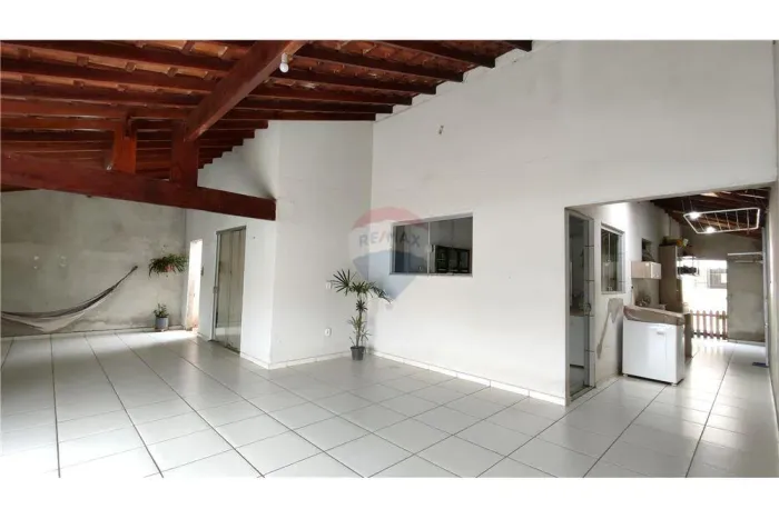CASA A VENDA EM CONDOMINIO SANTA URSULA DE 3 QUARTOS E EDICULA DE 153 M²