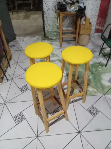Vendo 3 bancos pra balcão de cozinha redondo altura 0.70cm