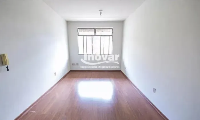 apartamento tipo prox à Sebastião de Brito, Dona Clara. 3 quartos sendo 1 suite, 2 banheir