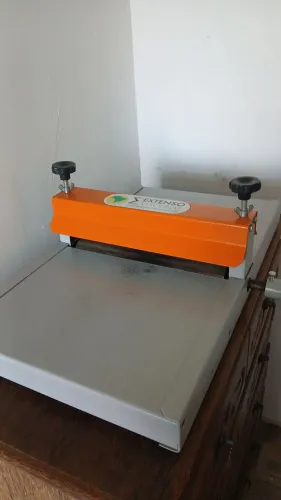 Máquina de Corte e Vinco Manual 60cm + 13 Facas para Forminhas de Doces