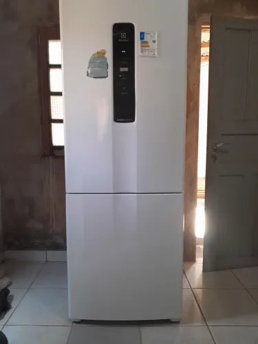 Vendo, metade do preço, zerada por 3.000. Mandar msg no zap que eu retorno *