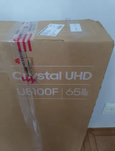 Smart tv Samsung cristal 65' na caixa