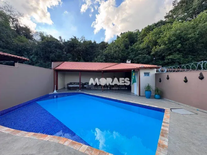 Casa com 3 quartos, sendo 1 suíte para alugar, 350 m² por R$ 6.500/mês - Jardim Contorno -