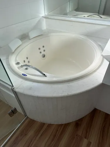 Banheira de hidromassagem