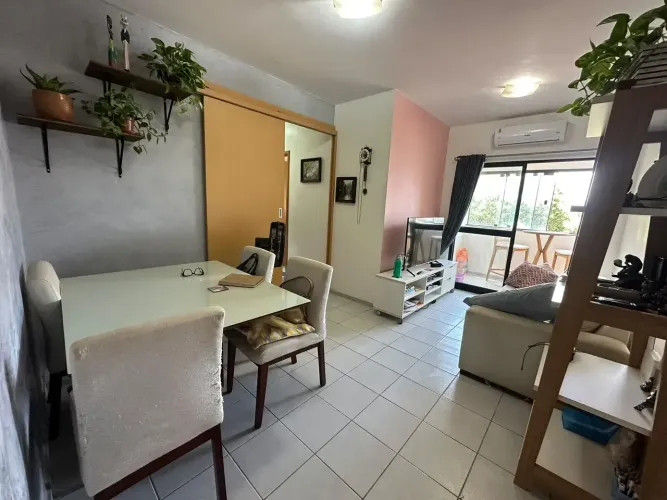 SIMONE VENDE APARTAMENTO REFORMADO COM CENTRAIS DE AR E PROJETADOS | 2 QUARTOS (SUÍTE) | V