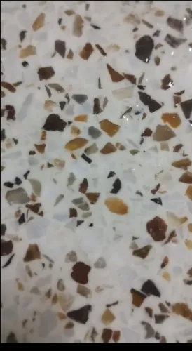 Piso de Granilite com cimento branco 