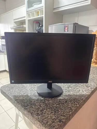 Monitor AOC Preto - R$ 100