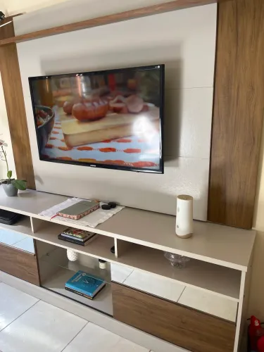 Estante e painel de TV