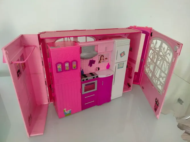 Casa da Barbie com acessórios 