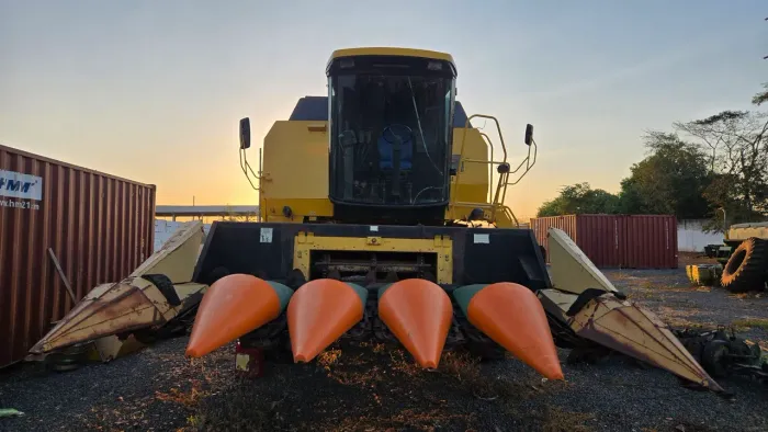 Colheitadeira New Holland TC57 Colhedeira TC 57 Case
