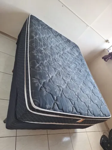 Vendo colchão casal com base 1,38 X 1,98