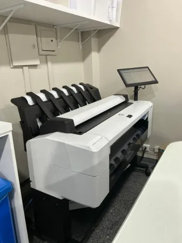 Plotter HP DesignJet T2600 com Scanner (2 rolos)