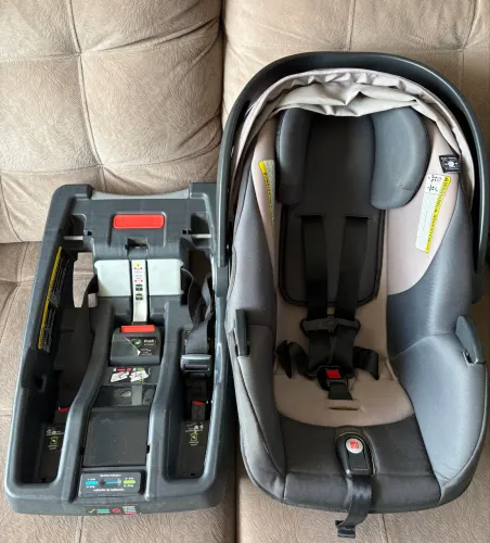 Bebê conforto com base isofix