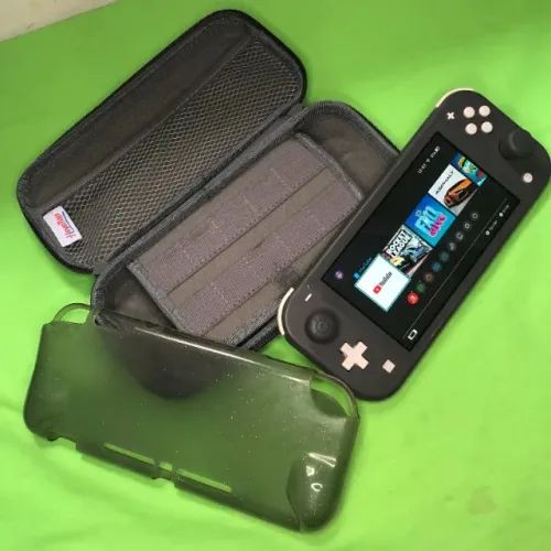 Nintendo Switch Lite Cinza - IMPECÁVEL - Sem Drift + Kit de Acessórios
