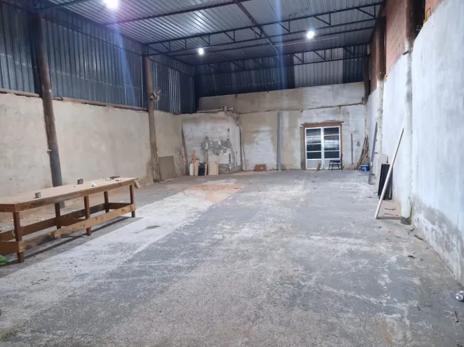 Galpão comercial para locação em Sorocaba-SP, bairro Boa Vista: 4 salas e 158,00 m² de áre