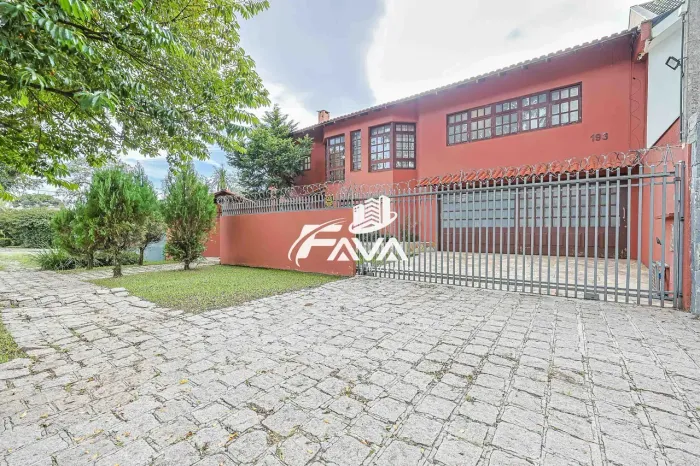 Casa com 4 quartos sendo 2 suítes e 2 demi, 4 vagas de garagem, Jardim Social, Curitiba/PR