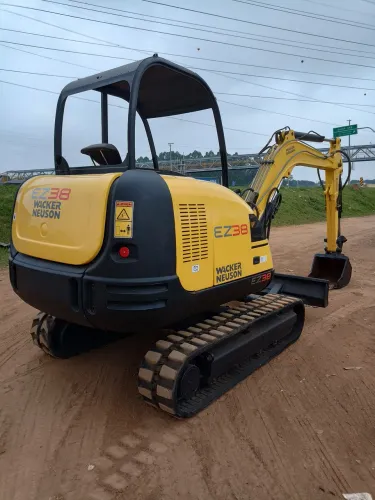 Mini Escavadeira Wacker EZ38