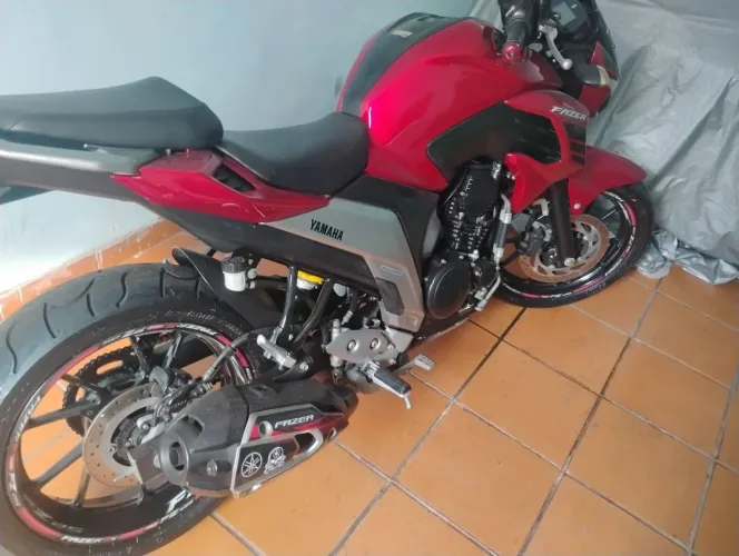 Moto fazer 250 yamarra