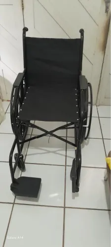 Cadeira de rodas nova