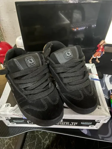 VENDO TENIS QIX CHORAO LADO B PRETO TAMANHO 41