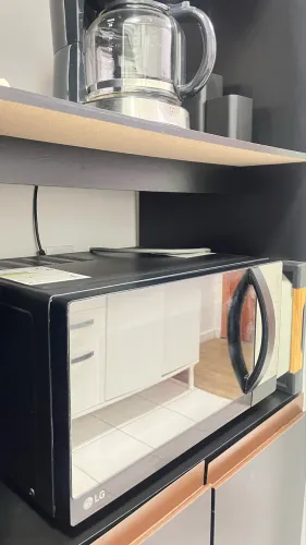 Micro-ondas LG Espelhado com Grill - Ótimo Estado