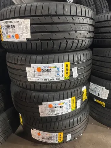Pneus novos 225/45/18 firemax