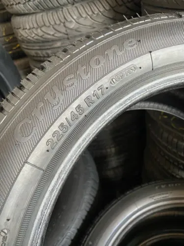 Pneu Crystone remolde na promoção 225/45r17 r$249,99