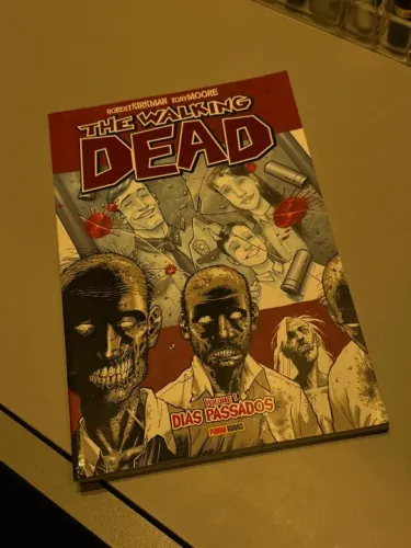 HQ The Walking Dead - Volume 1