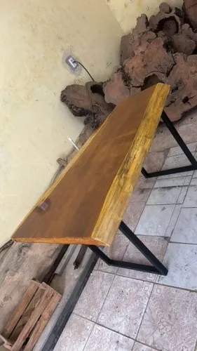 SÓ HOJE !! De R$2490 por R$1999 Mesa rústica 140cm Prancha Única industrial Borda Orgânica