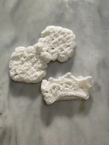 Conjunto de Acessórios para Bebê em Crochê