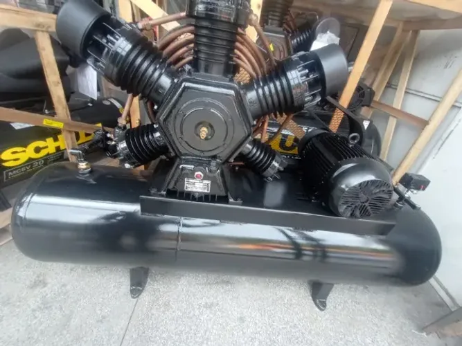 Compressor de Ar w900 60 Pés 15HP 427L Trifásico semi novo