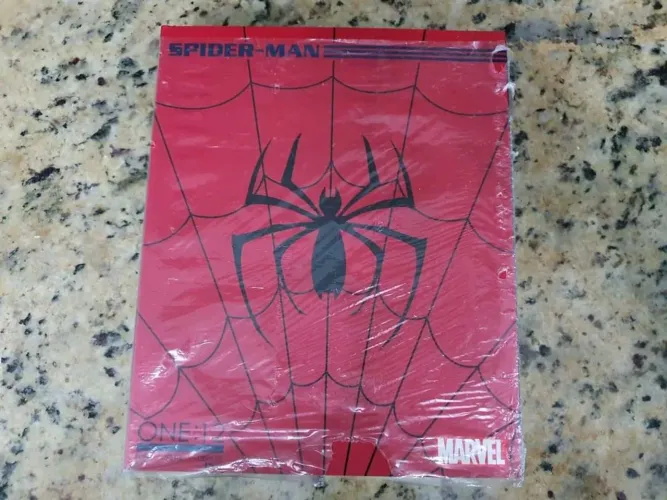 Spiderman Comic Mezco One:12 Original completo na caixa