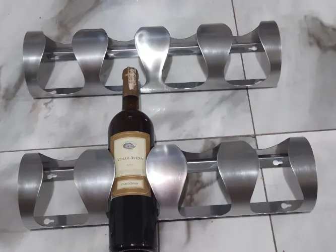 Porta garrafas de vinhos para 8 garrafas inox