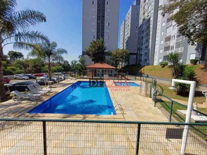 Apartamento 48mt² com sacada - Itaquera - Lazer de Clube / 2 dorm. / 1 vaga
