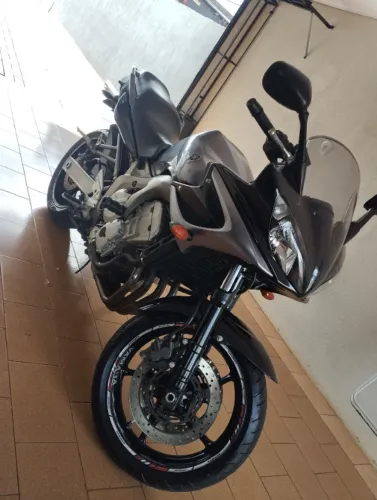 YAMAHA FZ6-S 600 2006 - PAPA-HORNET