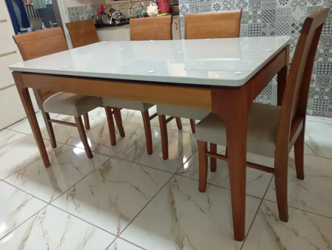 Mesa aranha com cadeiras de madeira maciça a pronta