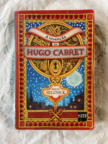 Vendo livro A invenção de Hugo Cabret (leia a descrição)