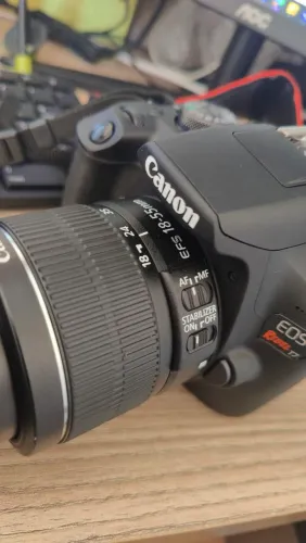 Canon EOS Rebel T7