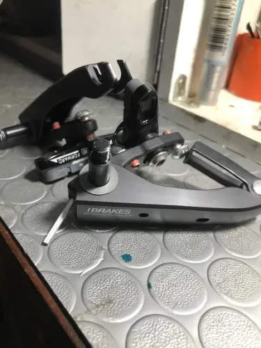 Freios tipo V-break  I-Brakes