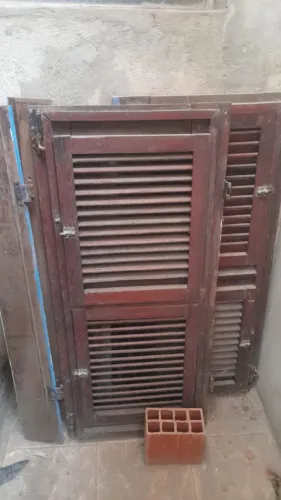 Janela madeira Massaranduba cuida pra vender logo