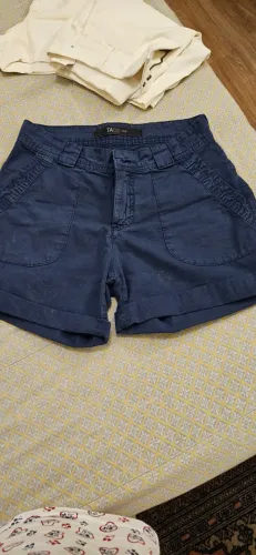 Bermuda azul marinho, feminina, com bolsos frontais e traseiros, tecido 100% algodão, nova