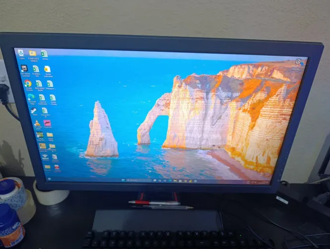 PC Gamer AMD Ryzen 5 5600 / XFX AMD Radeon RX 6650 XT / 16GB