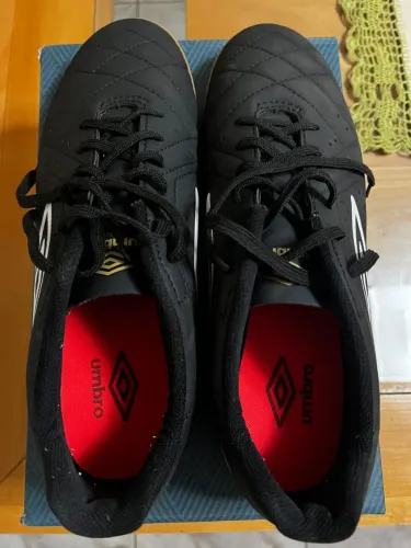Chuteira futsal umbro 