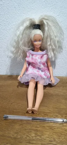 Boneca Barbie antiga.